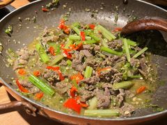 猫儿山的小黄牛-吃饭皇帝大(长宁龙之梦店)
