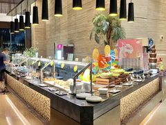 自助取餐区-惠州皇冠假日酒店·西餐厅·自助餐厅