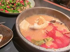 毛辣果酸汤鱼-Ameigo梅果·云贵川bistro(长宁来福士店)