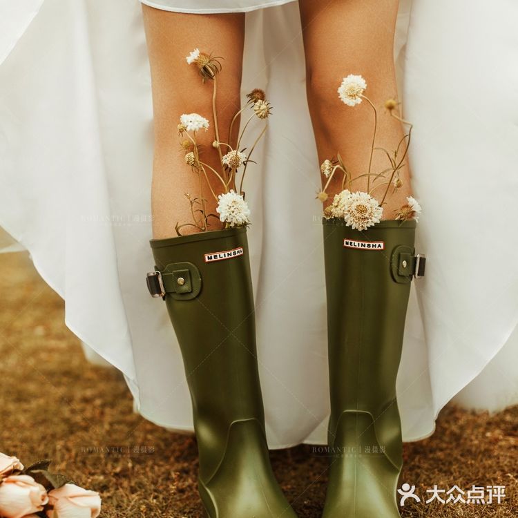 清新又不失优雅[惊叹]室外纪实婚纱照💕