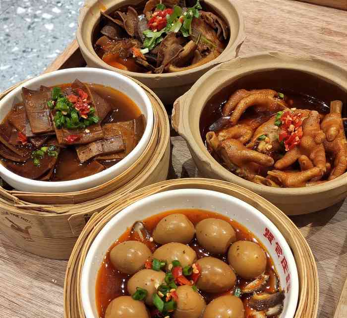 贤合庄卤味火锅(蓬江店)-"菜品味道,服务都很不错,已经来过第二次了.