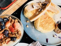 野莓核桃蜂蜜希腊酸奶-The Rug Cafe(王府中环店)