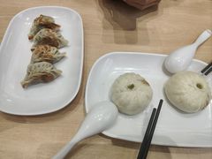 -李与白包子铺(桐梓林店)