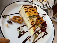 -Rabbit Cafe私房西餐甜点咖啡(栖霞路店)