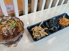 -小椒羊.羊肉粉 龙虾 羊肉串(新地旗舰店)