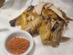 -头上红煨盐鸡·非遗院子餐厅