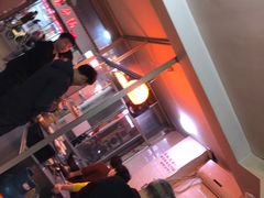 -松树干拌面店