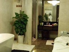 -上海中航虹桥机场泊悦酒店