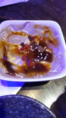 小四川家常菜(云南南路店)-"1.红糖冰粉,较一般冰粉较硬,喜欢有弹性.