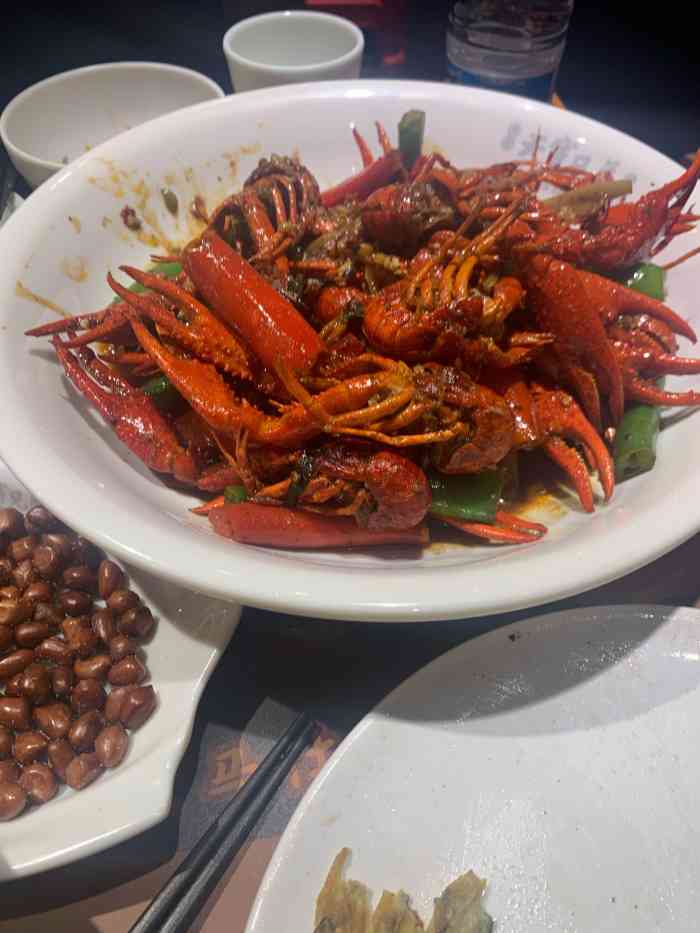 天宝兄弟61湘菜龙虾馆(梅林直营店)-"油爆虾,口味虾(铺了藕条),干爆