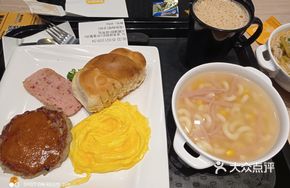Canned Meat and Egg Sandwich