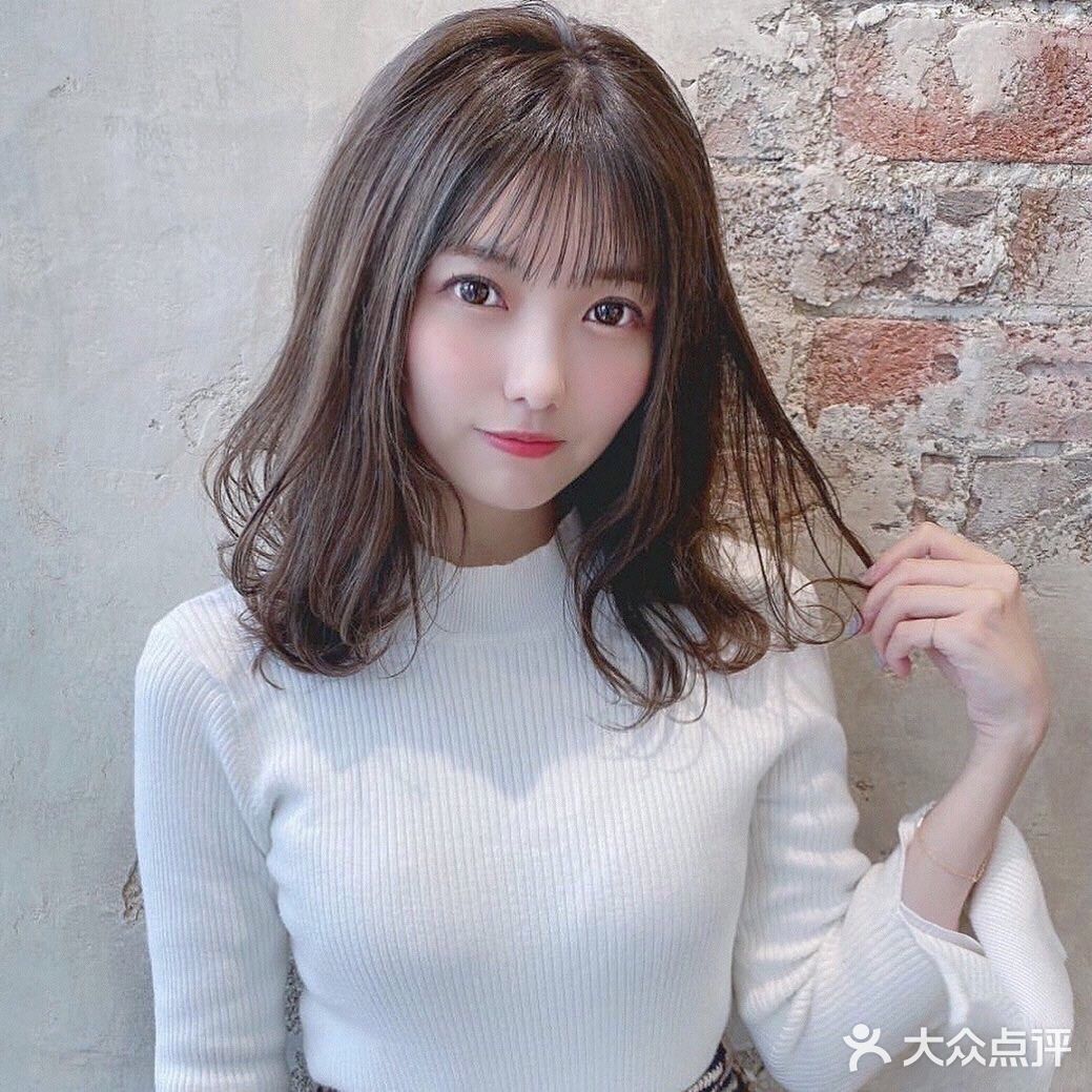 齐肩中短发最近非常受女生的欢迎搭配龙须刘海