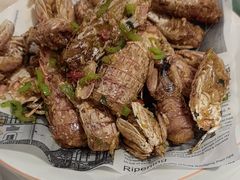 -嗨辣小聚·盘锦河蟹·海鲜烧烤龙虾(盘锦十年好店)