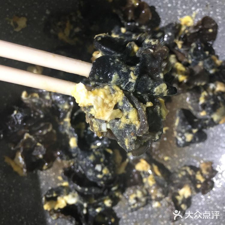 鬼怪👹#开胃#菜谱系列：柴鸡蛋炒木耳。