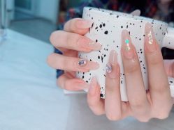 -董小姐日式美甲美睫·皮肤管理