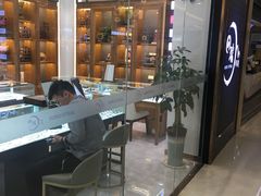 -回瑞眼镜·蔡司·依视路官方授权店(广益路万达店)