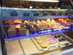 面包甜点陈列柜-西树泡芙(蓝色港湾店)