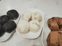 -李与白包子铺(桐梓林店)