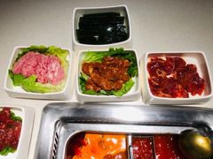 -海底捞火锅鲜切牛肉主题店(长寿路店)