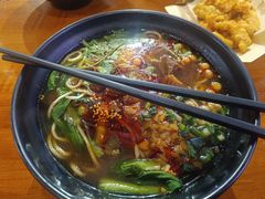 -爆炸头阿姨小四川正宗川味小吃(无任何分店)