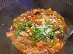 -山河屯铁锅炖·非遗东北菜(南山店)
