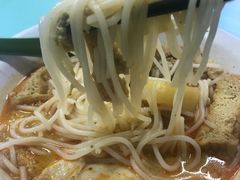 -亚王咖喱鸡米粉面