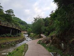 -梅岭月亮湾山体公园