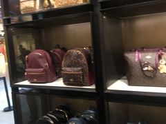 -东荟城名店仓