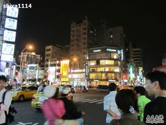 -六合夜市