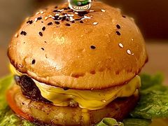 夏威夷牛肉汉堡-More than cafe·置外咖啡