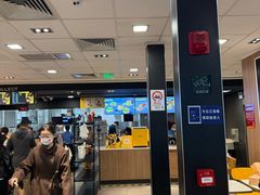 -麦当劳(上海虹桥站30B检票口楼上)