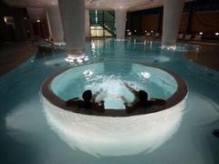 -巴斯温泉浴场