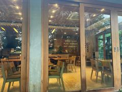 -Chom Cafe and Restaurant