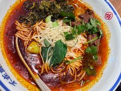 酸笋酸菜肥肠面-遇见小面(凯德广场店)