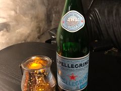 好大瓶的气泡水-C&R西班牙餐厅