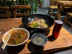 -万记麻辣烫国展总店