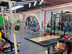 -英派斯健身旗舰店(海信国际中心馆)