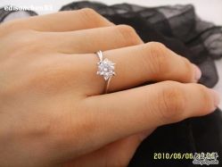 -威德钻石-克拉钻大本营(南京东路店)