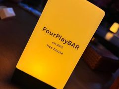 -FOUR PLAY BAR