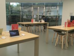 -华为授权体验店(中山公园来福士)