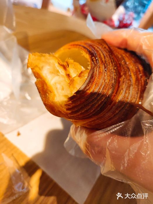 天井·丑面包搭咖啡原味可颂图片