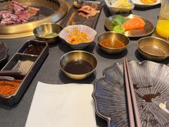 -铭牛烧肉·和牛海鲜自助(高新月牙湖店)