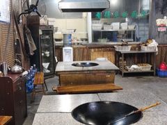 大堂-农家柴房土灶柴火烧鸡