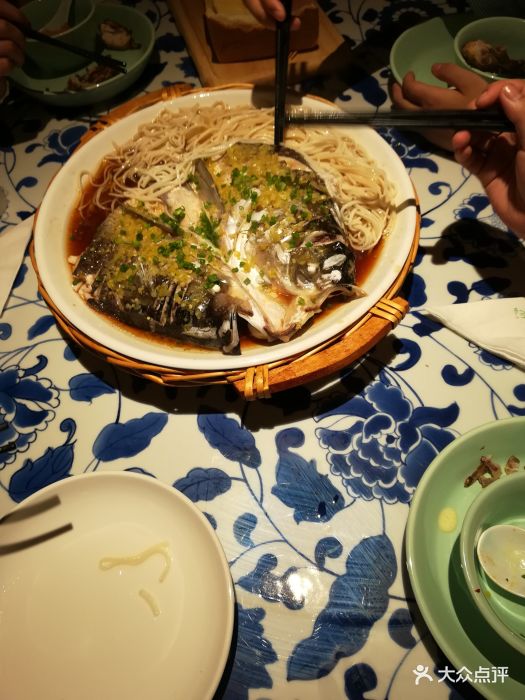 绿茶餐厅(临平银泰店)-鱼头诱惑-菜-鱼头诱惑图片-杭州美食-大众点评