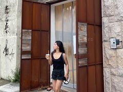 一楼进门-Vanilla Specialty Coffee(八大关店)