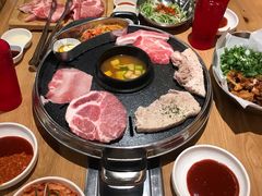 -江南猪肉商会无限续吃(弘大店)