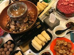 -鲜入围煮花胶鸡海鲜火锅