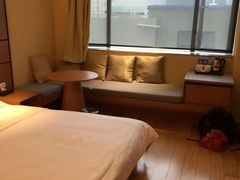 -全季酒店(上海徐家汇肇嘉浜路店)