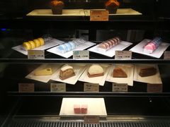 面包甜点陈列柜-麦当劳(东急新天地店)