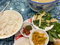 -桥香园云南过桥米线(金马碧鸡店)